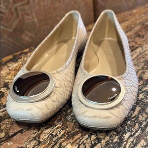 Elegant HOGAN Made In Italy 6.5 Beige Flats with Decorative Accents